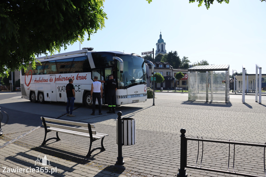 Krwiobus na Rynku we Włodowicach