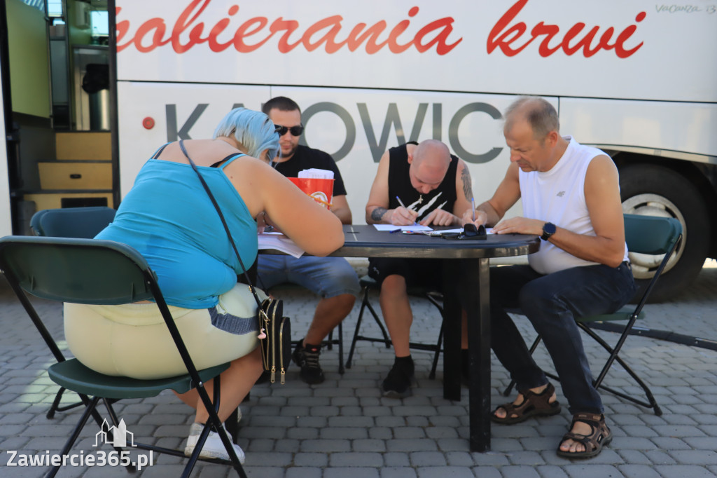 Krwiobus na Rynku we Włodowicach