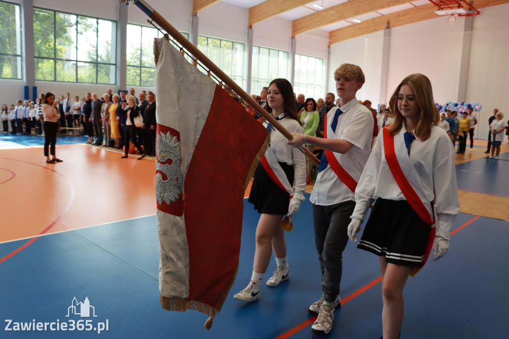 Fotorelacja: Uroczystość Otwarcia Hali Sportowej przy SP9 w Zawierciu.