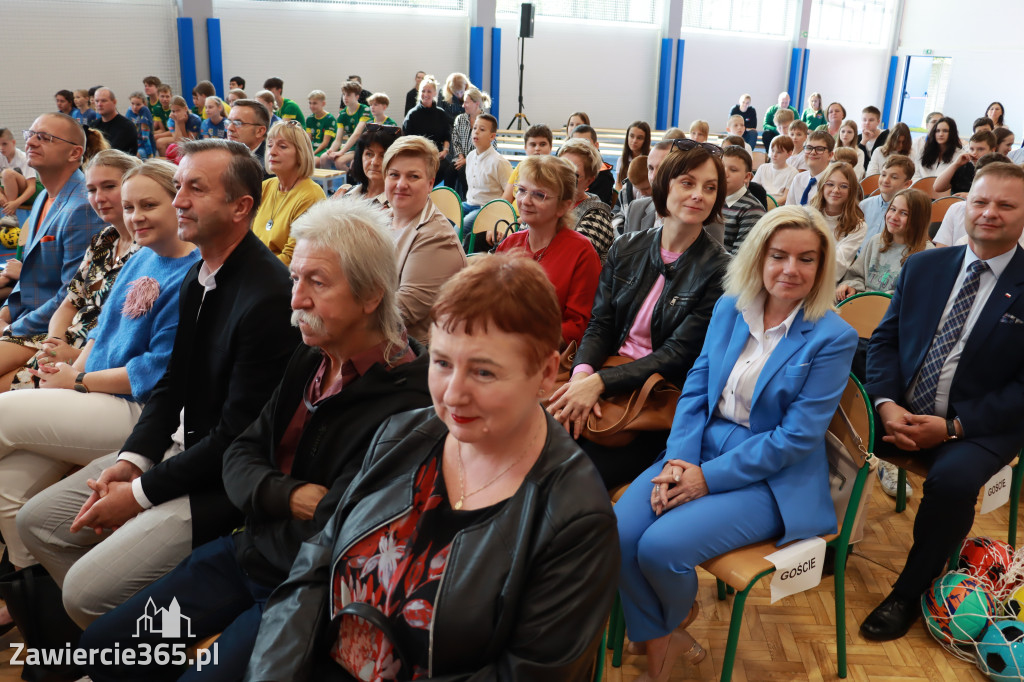 Fotorelacja: Uroczystość Otwarcia Hali Sportowej przy SP9 w Zawierciu.