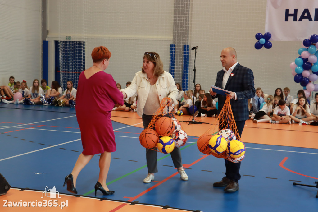 Fotorelacja: Uroczystość Otwarcia Hali Sportowej przy SP9 w Zawierciu.