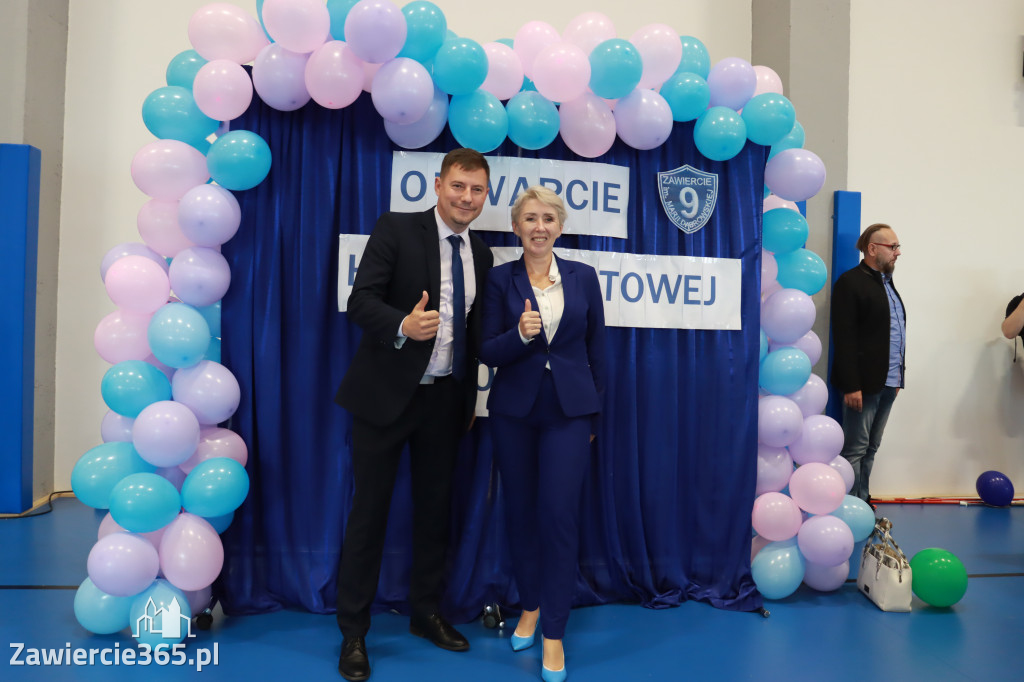 Fotorelacja: Uroczystość Otwarcia Hali Sportowej przy SP9 w Zawierciu.