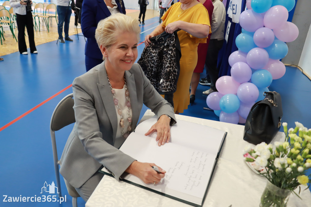 Fotorelacja: Uroczystość Otwarcia Hali Sportowej przy SP9 w Zawierciu.