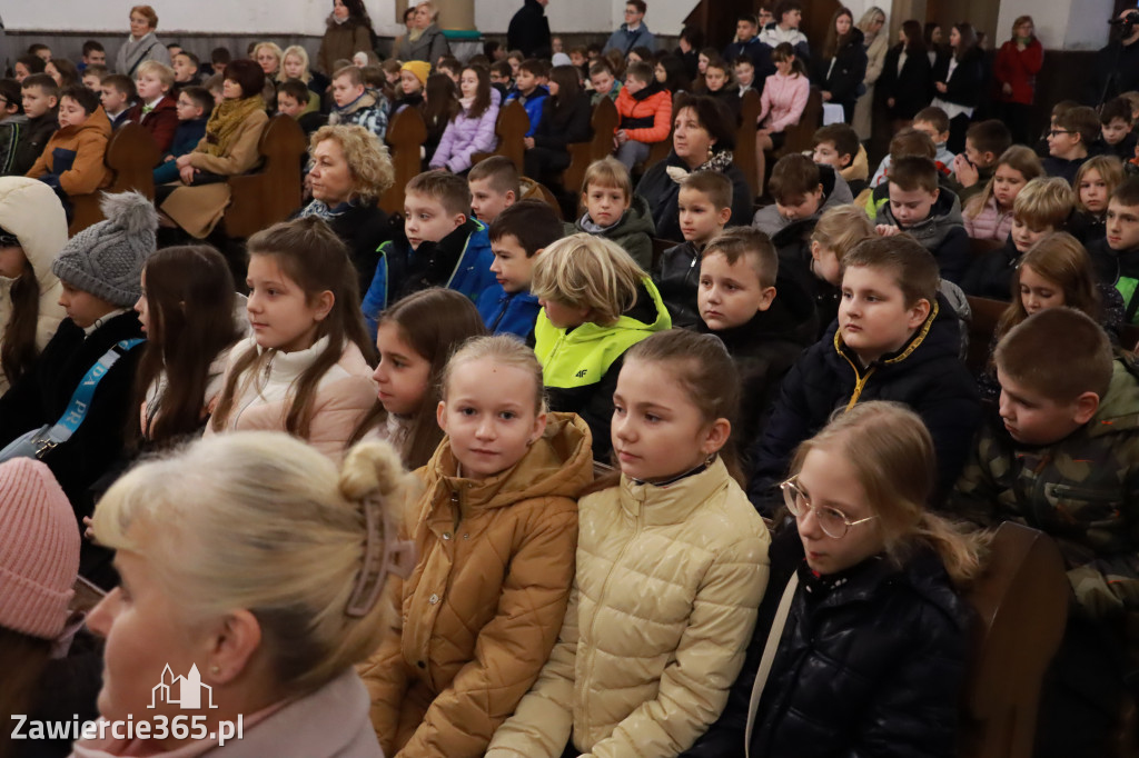 Fotorelacja I: 100-lecie SP1 w Porębie