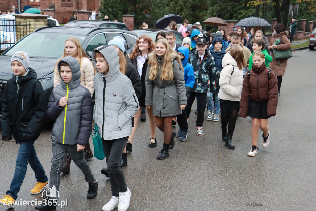 Fotorelacja I: 100-lecie SP1 w Porębie