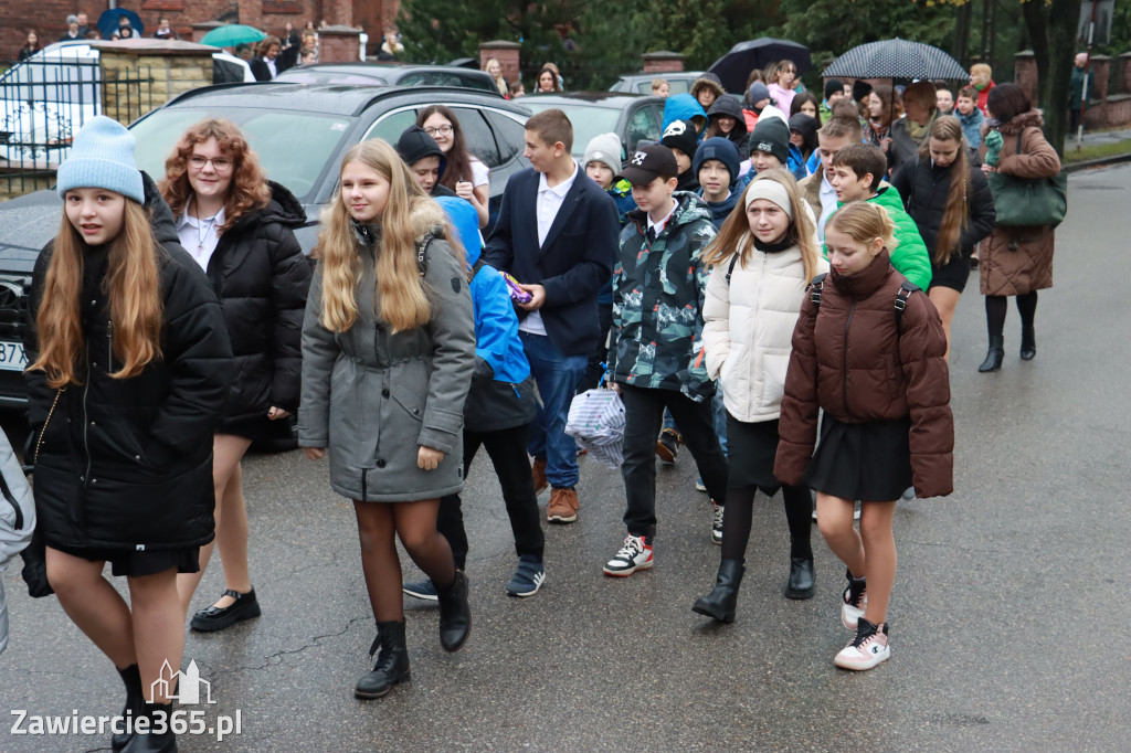 Fotorelacja I: 100-lecie SP1 w Porębie