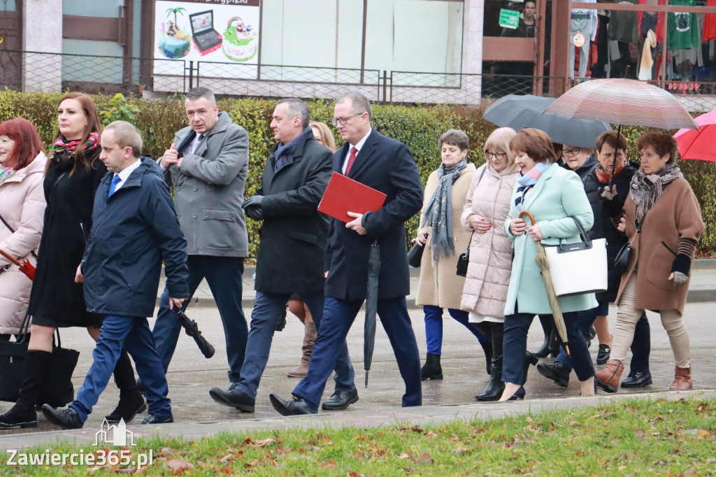 Fotorelacja I: 100-lecie SP1 w Porębie