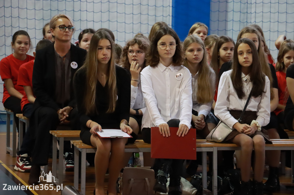 Fotorelacja I: 100-lecie SP1 w Porębie