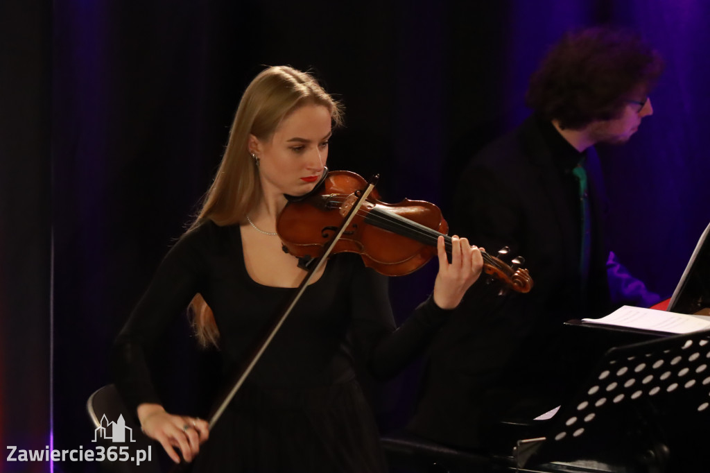Fotorelacja: Koncert Filharmonia Jurajska  Świąteczne Opowieści.