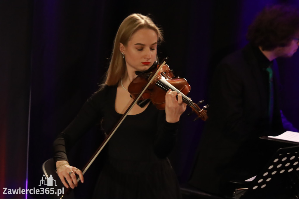 Fotorelacja: Koncert Filharmonia Jurajska  Świąteczne Opowieści.