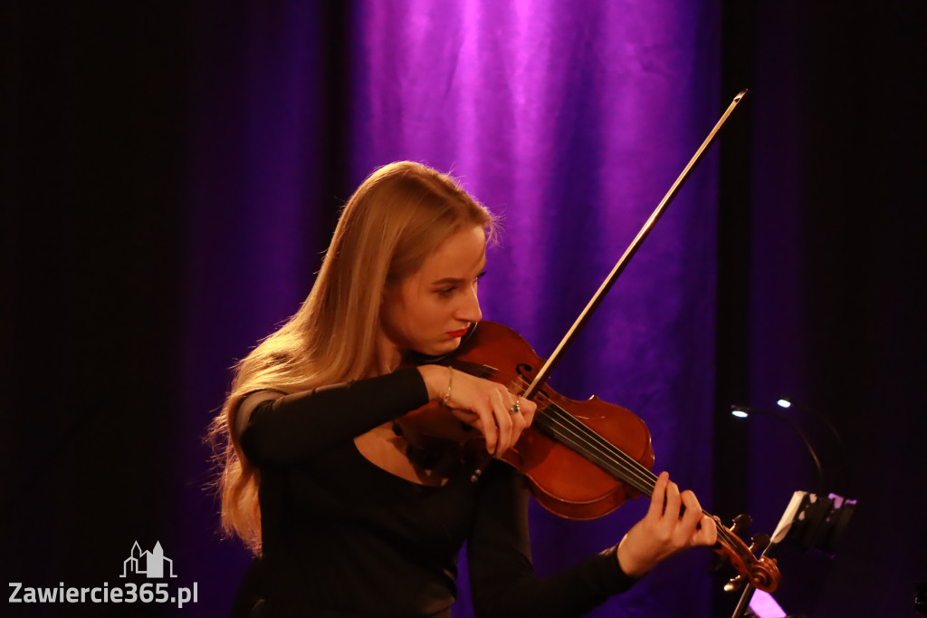 Fotorelacja: Koncert Filharmonia Jurajska  Świąteczne Opowieści.