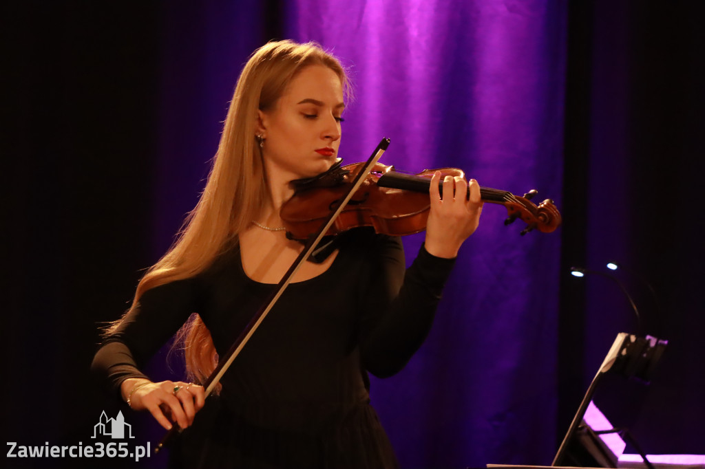 Fotorelacja: Koncert Filharmonia Jurajska  Świąteczne Opowieści.