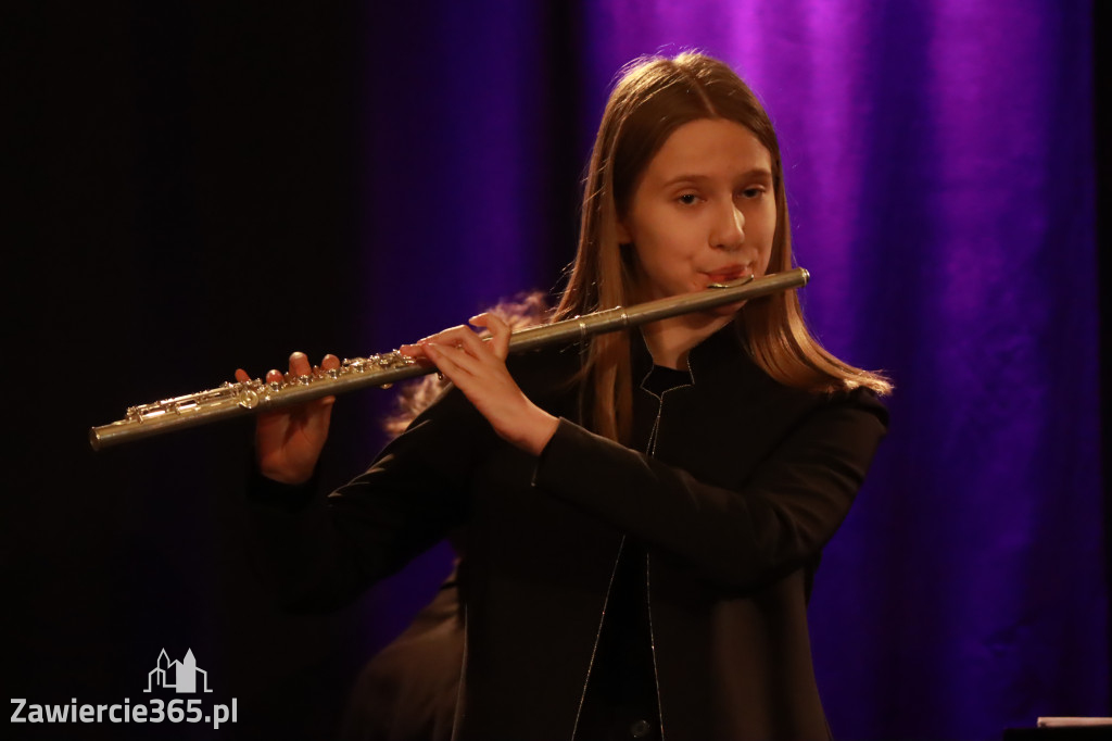 Fotorelacja: Koncert Filharmonia Jurajska  Świąteczne Opowieści.