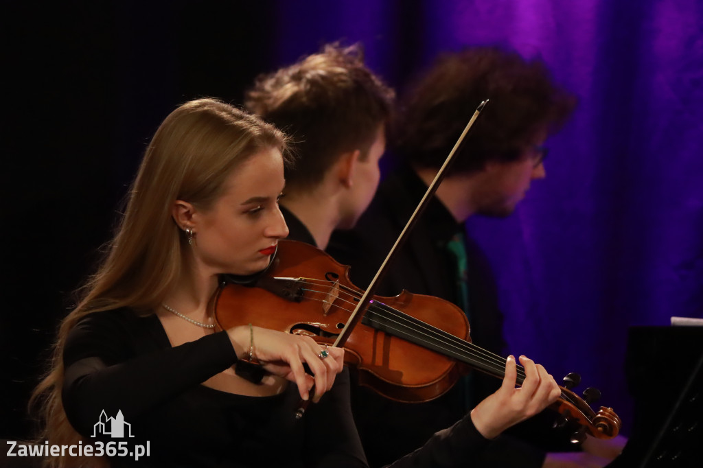 Fotorelacja: Koncert Filharmonia Jurajska  Świąteczne Opowieści.