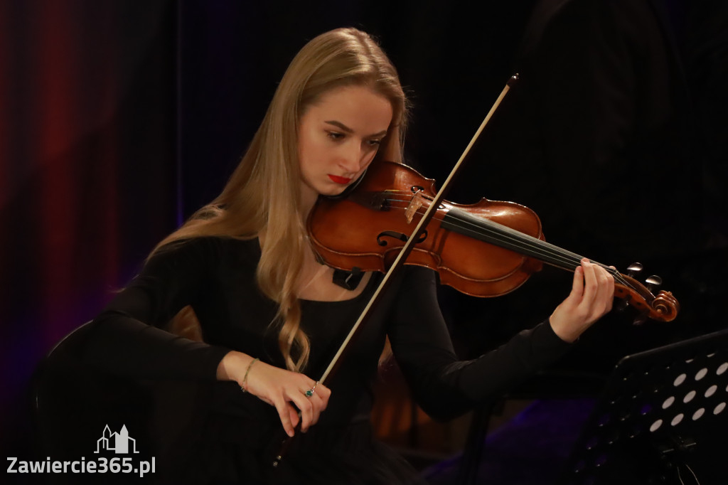 Fotorelacja: Koncert Filharmonia Jurajska  Świąteczne Opowieści.