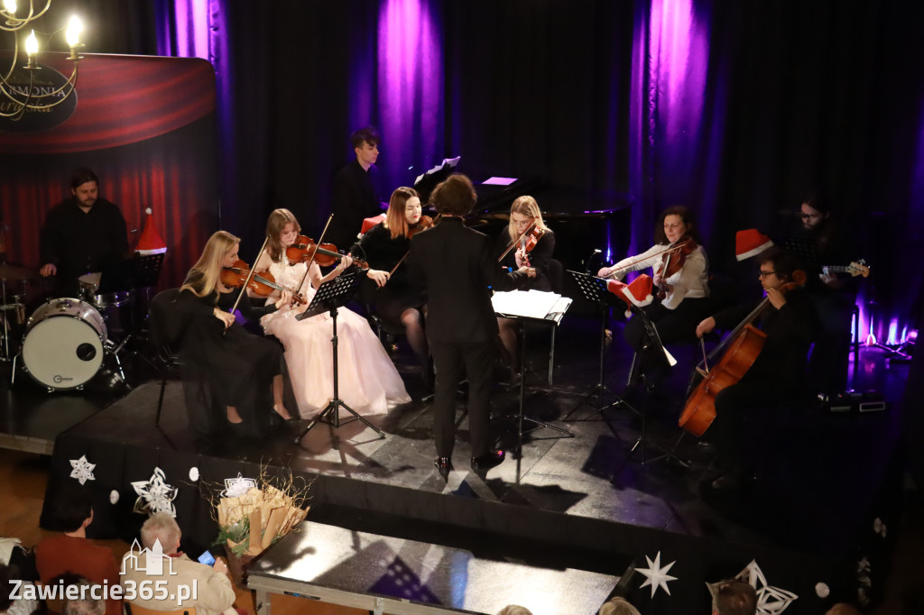 Fotorelacja: Koncert Filharmonia Jurajska  Świąteczne Opowieści.