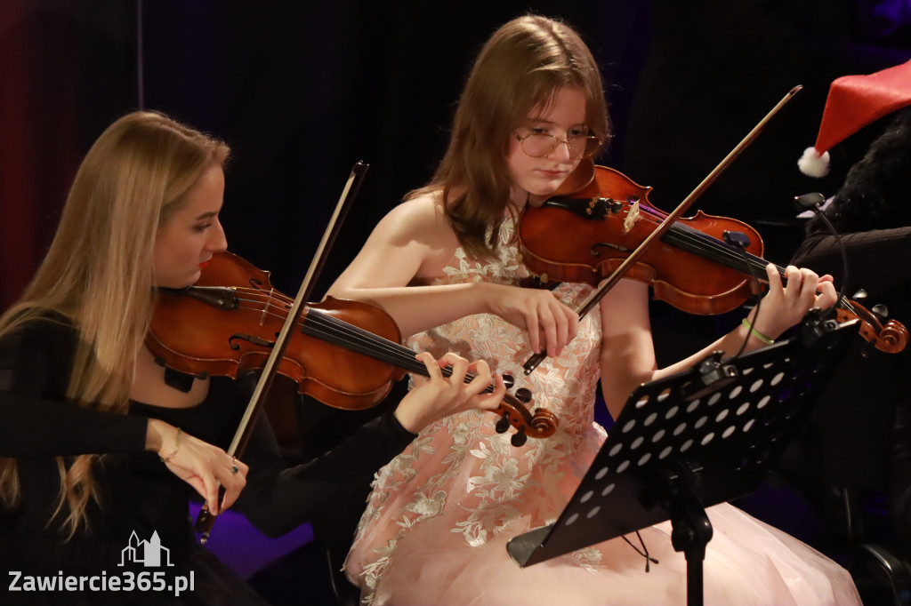 Fotorelacja: Koncert Filharmonia Jurajska  Świąteczne Opowieści.
