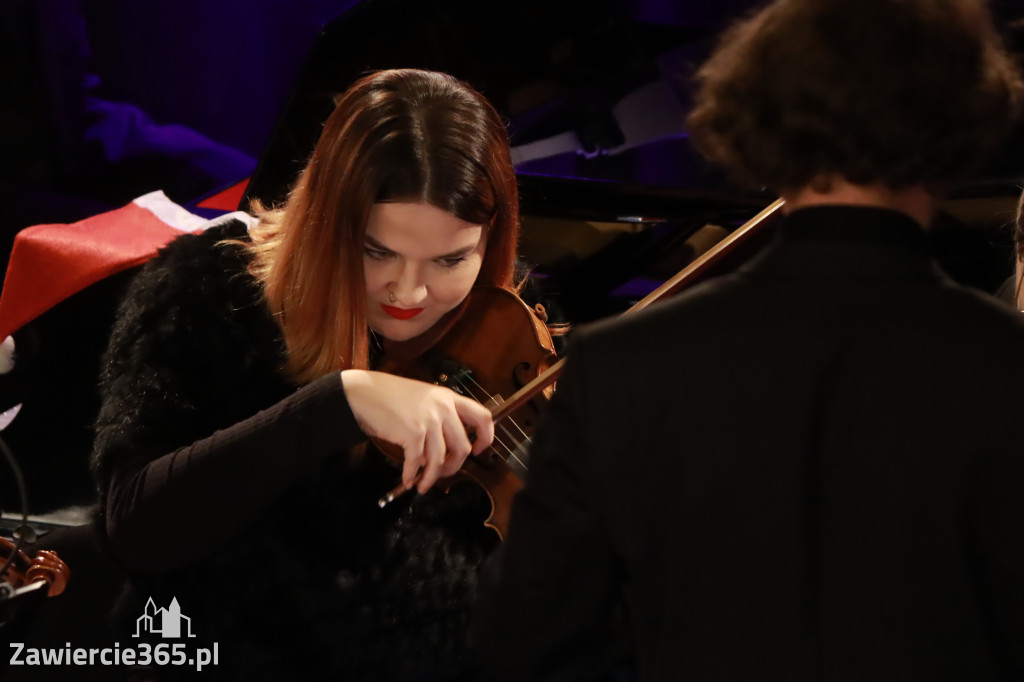 Fotorelacja: Koncert Filharmonia Jurajska  Świąteczne Opowieści.
