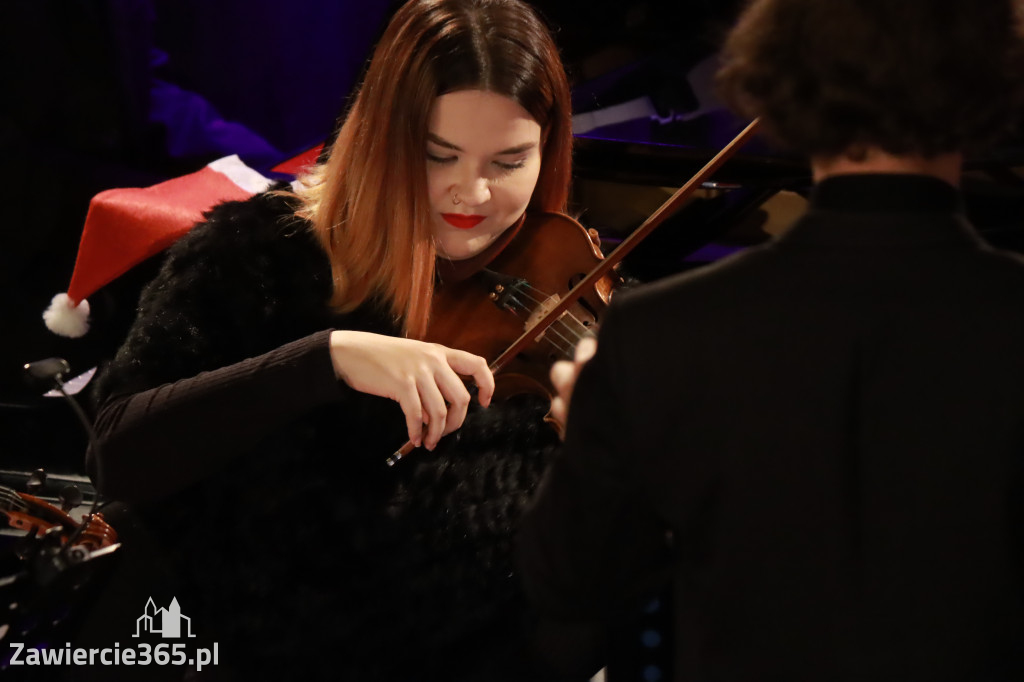 Fotorelacja: Koncert Filharmonia Jurajska  Świąteczne Opowieści.