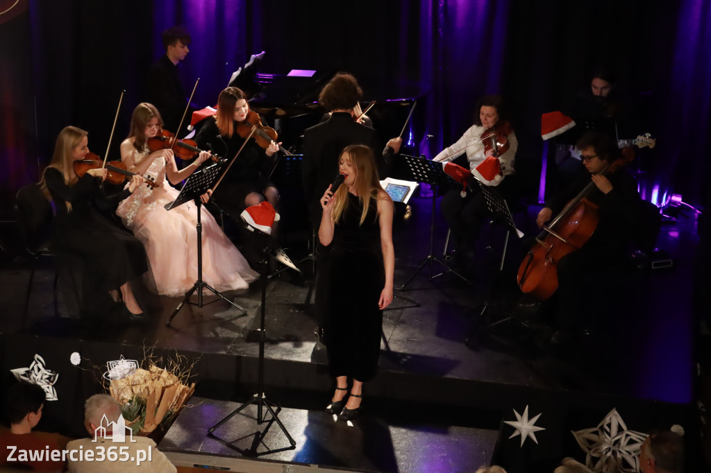 Fotorelacja: Koncert Filharmonia Jurajska  Świąteczne Opowieści.