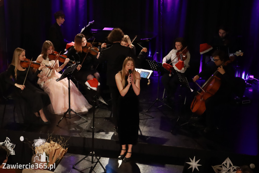 Fotorelacja: Koncert Filharmonia Jurajska  Świąteczne Opowieści.