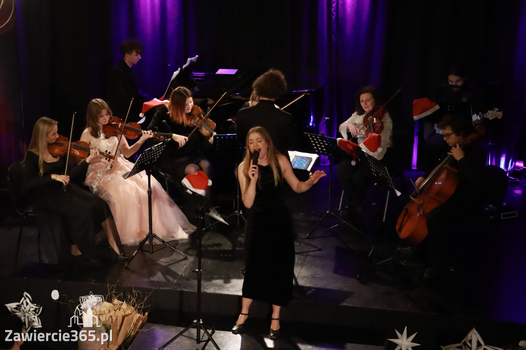 Fotorelacja: Koncert Filharmonia Jurajska  Świąteczne Opowieści.