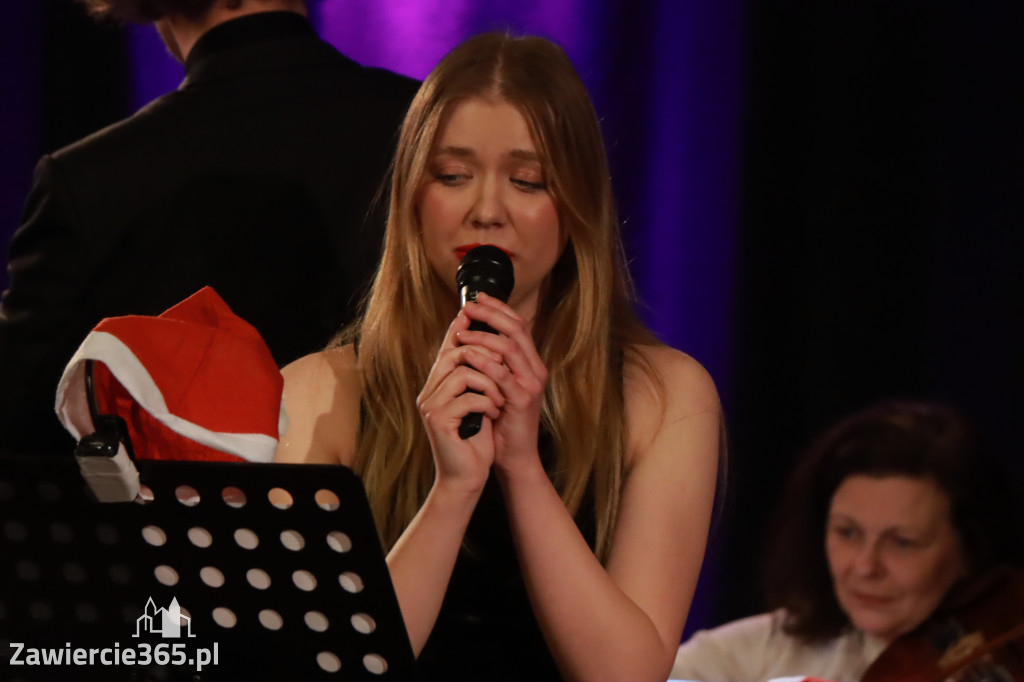 Fotorelacja: Koncert Filharmonia Jurajska  Świąteczne Opowieści.