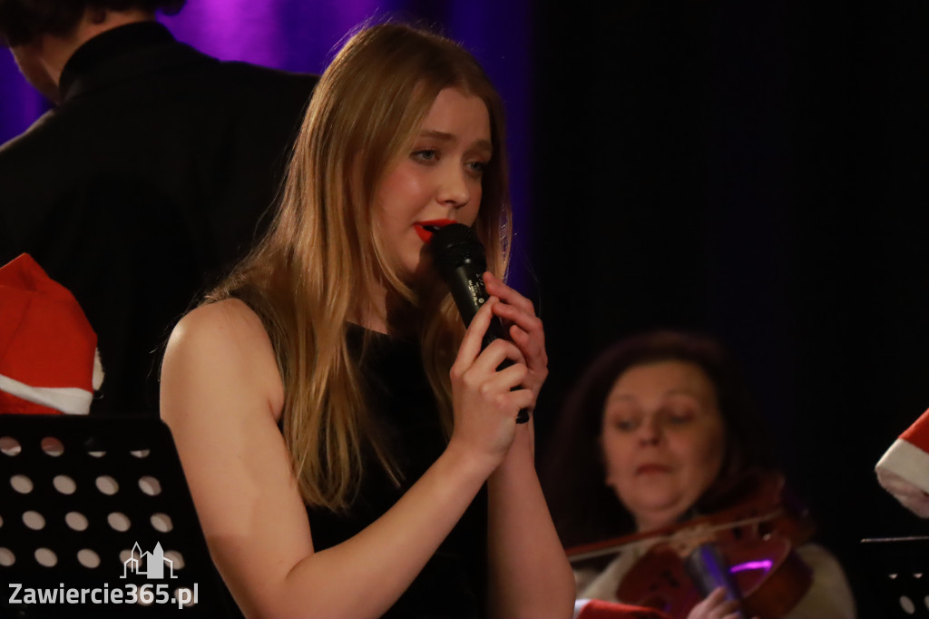 Fotorelacja: Koncert Filharmonia Jurajska  Świąteczne Opowieści.