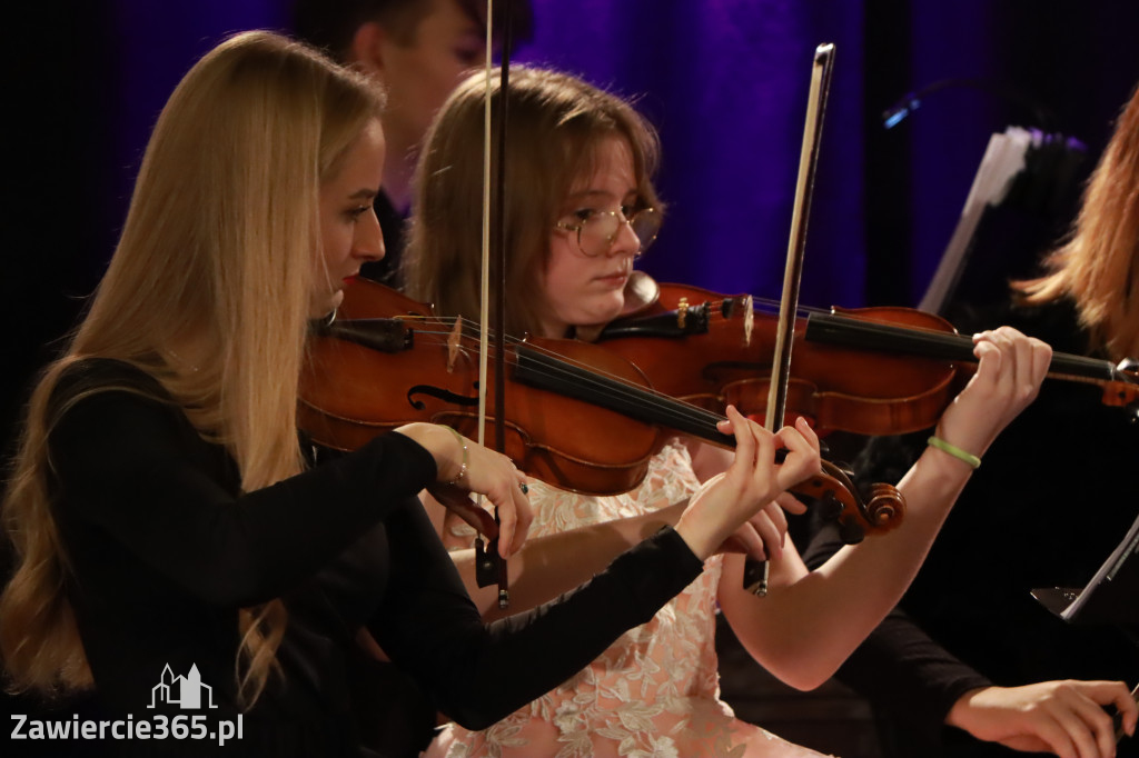 Fotorelacja: Koncert Filharmonia Jurajska  Świąteczne Opowieści.
