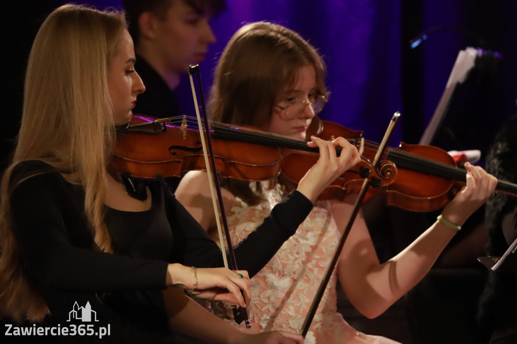 Fotorelacja: Koncert Filharmonia Jurajska  Świąteczne Opowieści.