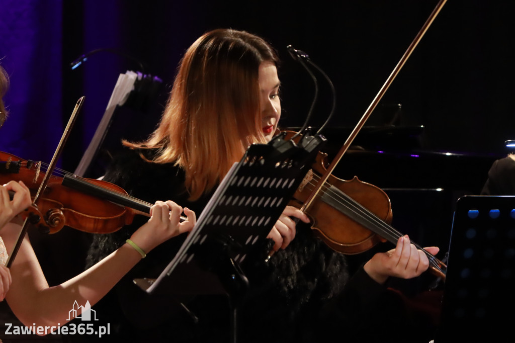 Fotorelacja: Koncert Filharmonia Jurajska  Świąteczne Opowieści.