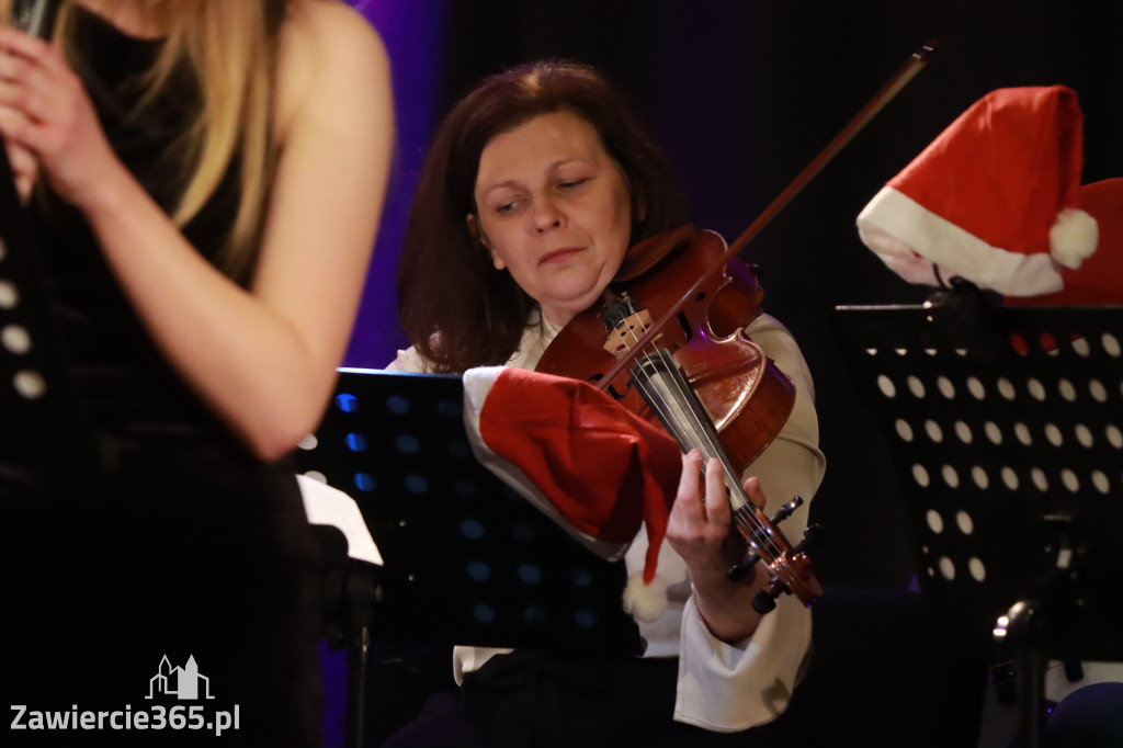 Fotorelacja: Koncert Filharmonia Jurajska  Świąteczne Opowieści.