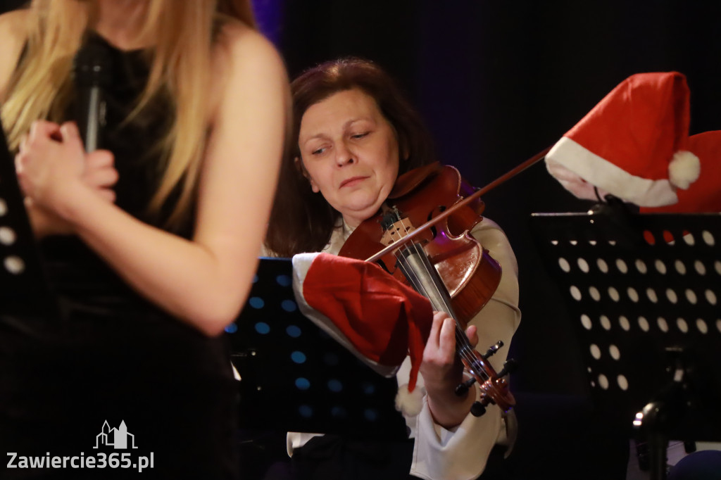 Fotorelacja: Koncert Filharmonia Jurajska  Świąteczne Opowieści.