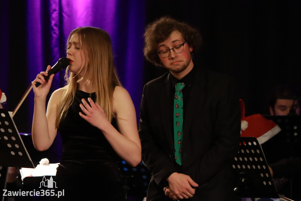 Fotorelacja: Koncert Filharmonia Jurajska  Świąteczne Opowieści.