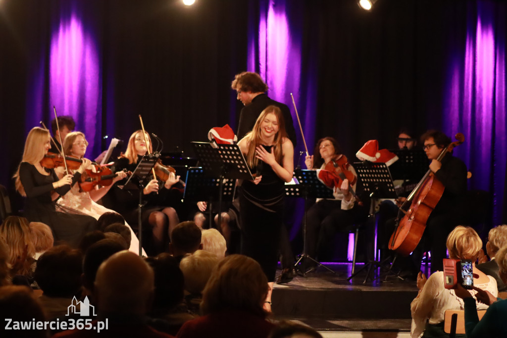 Fotorelacja: Koncert Filharmonia Jurajska  Świąteczne Opowieści.