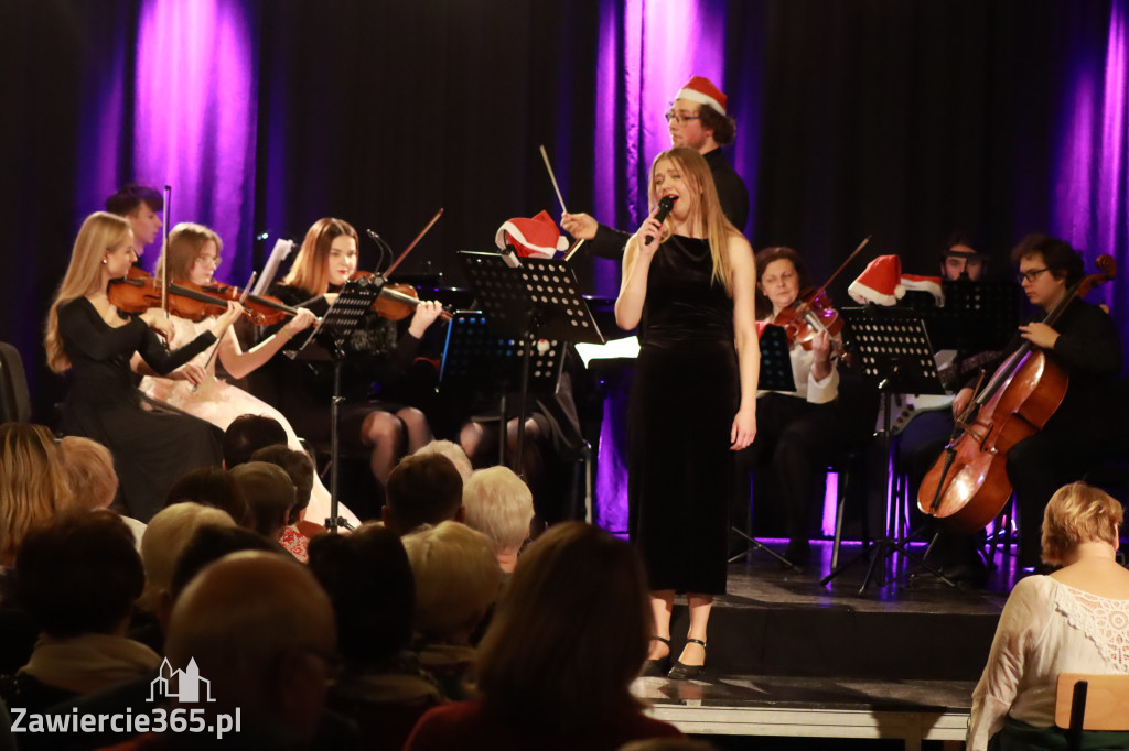 Fotorelacja: Koncert Filharmonia Jurajska  Świąteczne Opowieści.