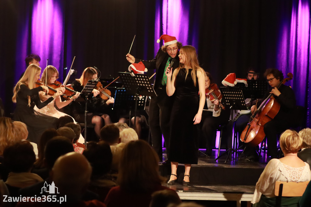 Fotorelacja: Koncert Filharmonia Jurajska  Świąteczne Opowieści.