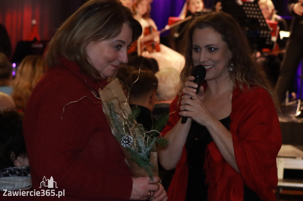 Fotorelacja: Koncert Filharmonia Jurajska  Świąteczne Opowieści.