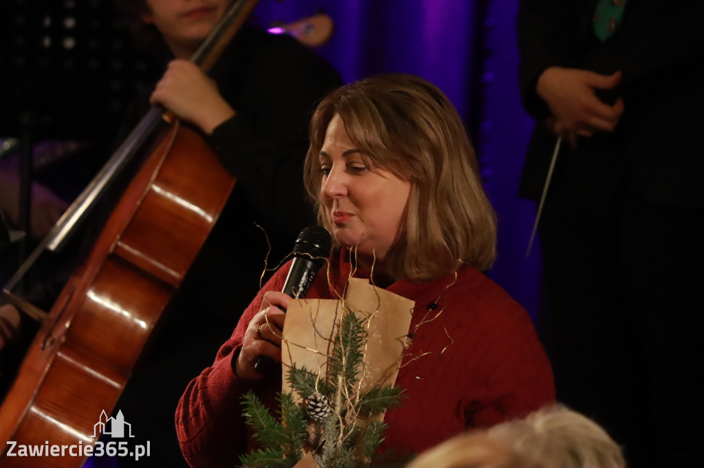 Fotorelacja: Koncert Filharmonia Jurajska  Świąteczne Opowieści.