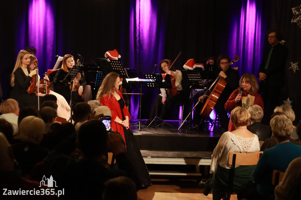 Fotorelacja: Koncert Filharmonia Jurajska  Świąteczne Opowieści.
