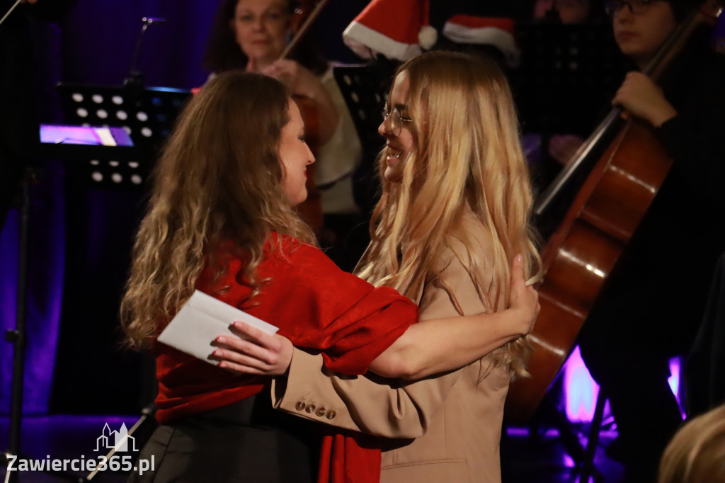 Fotorelacja: Koncert Filharmonia Jurajska  Świąteczne Opowieści.