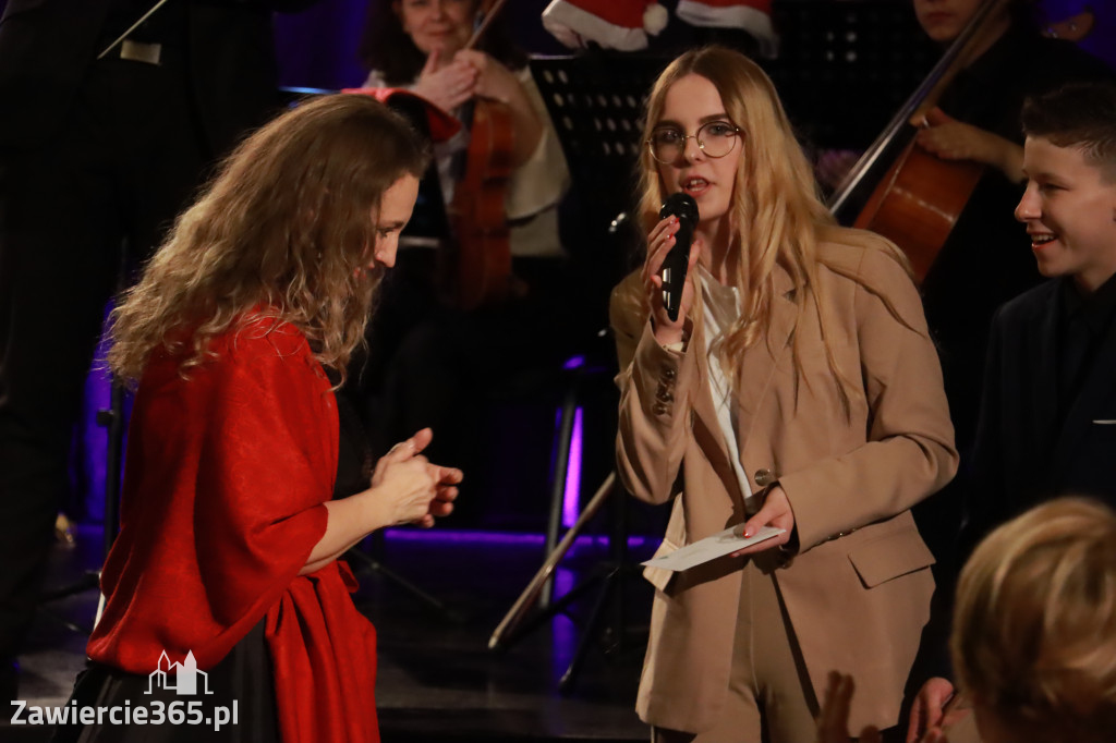 Fotorelacja: Koncert Filharmonia Jurajska  Świąteczne Opowieści.