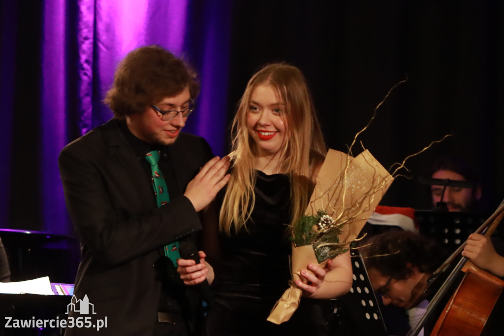 Fotorelacja: Koncert Filharmonia Jurajska  Świąteczne Opowieści.