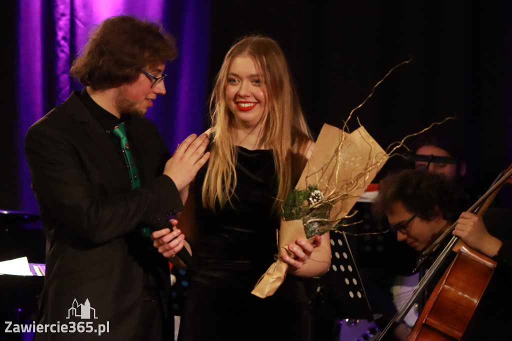 Fotorelacja: Koncert Filharmonia Jurajska  Świąteczne Opowieści.