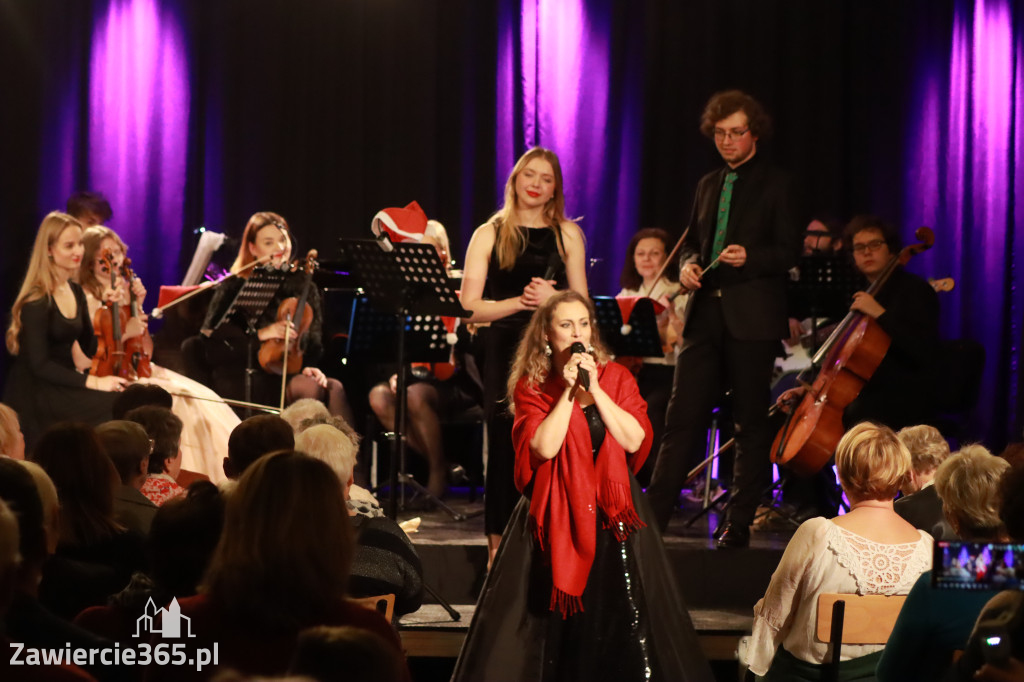 Fotorelacja: Koncert Filharmonia Jurajska  Świąteczne Opowieści.