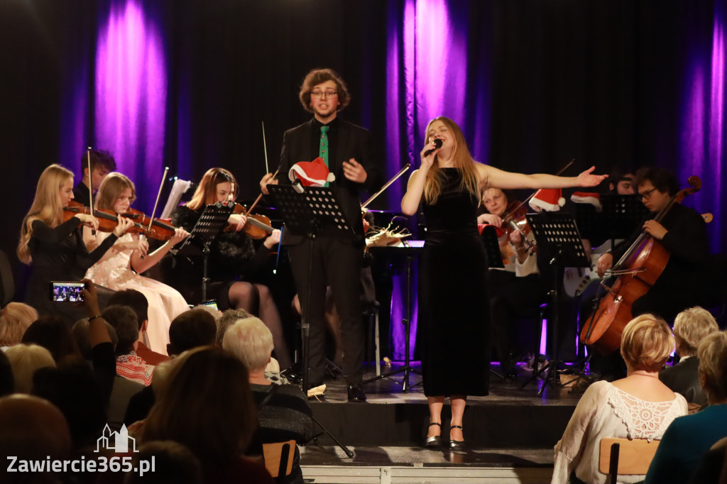 Fotorelacja: Koncert Filharmonia Jurajska  Świąteczne Opowieści.