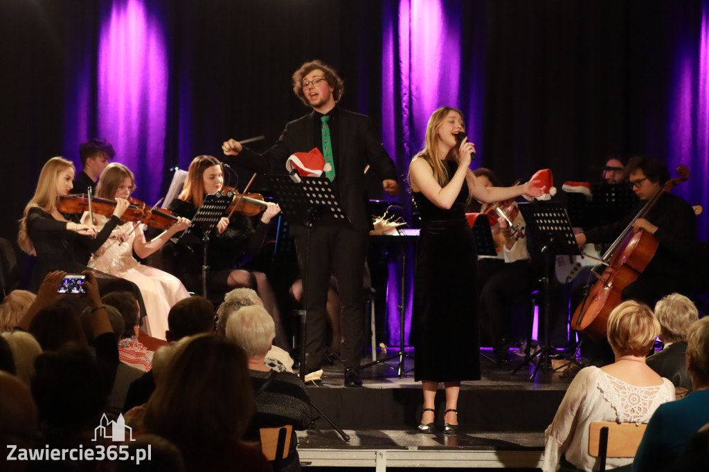 Fotorelacja: Koncert Filharmonia Jurajska  Świąteczne Opowieści.