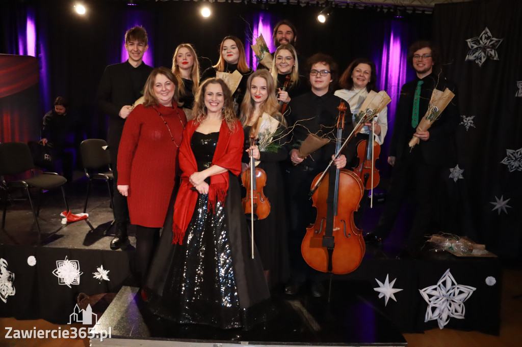 Fotorelacja: Koncert Filharmonia Jurajska  Świąteczne Opowieści.