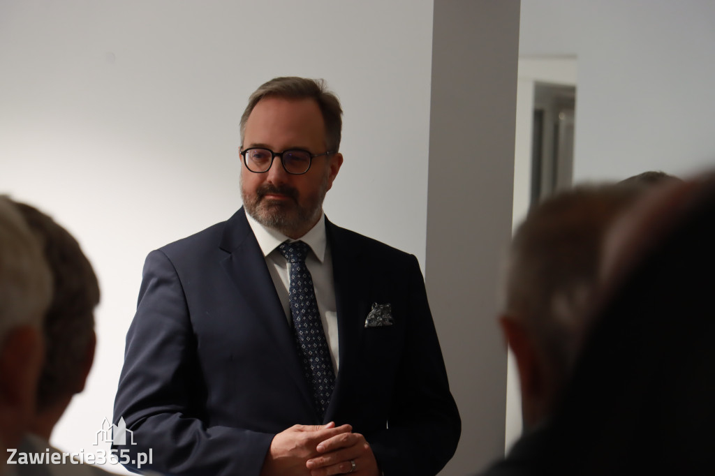 Fotorelacja: Otwarcie wystawy  - MOJA  KRYSZTAŁOWA HISTORIA.