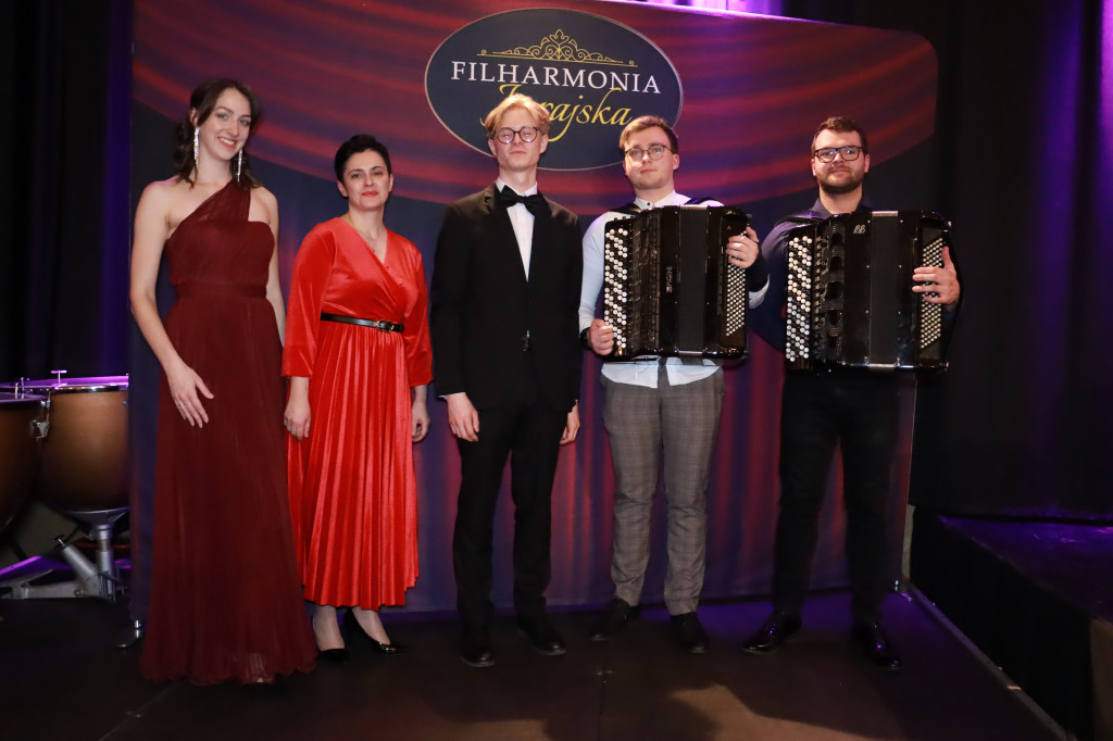 Fotorelacja: POCZTÓWKA Z PARYŻA Koncert Filharmonia Jurajska